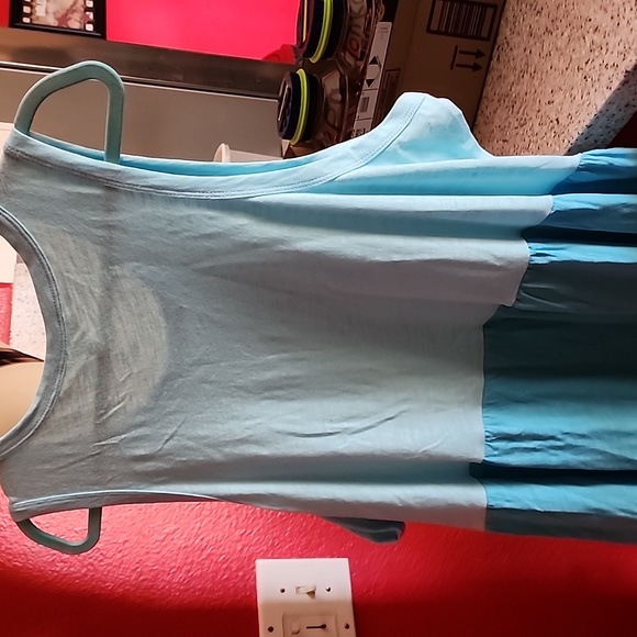 Women's dress - Picture 5 of 7